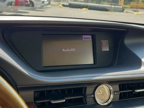 Used 2014 Lexus ES 350 w/ Premium Package FWD image 24