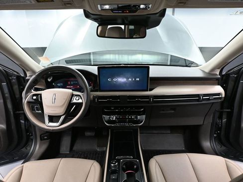 Used 2024 Lincoln Corsair Reserve w/ Towing Package image 25