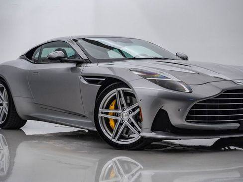 Used 2025 Aston Martin DB12 Coupe RWD image 2
