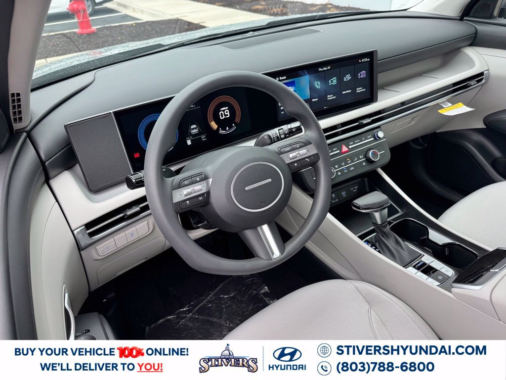 New 2026 Hyundai Tucson SE w/ Tow & Go Package FWD image 3