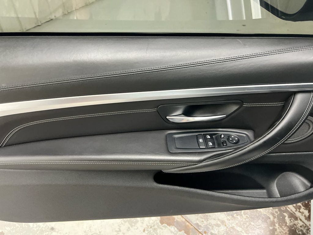 Used 2017 BMW M4 Coupe RWD image 22