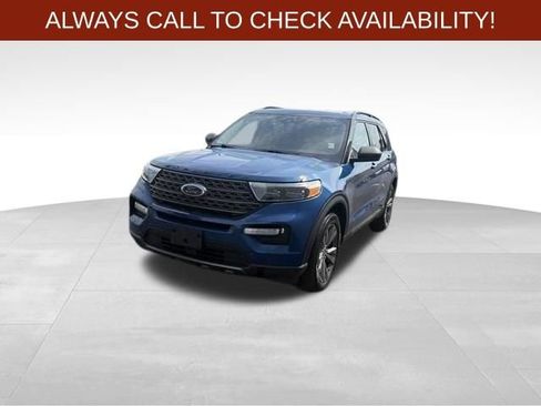 Used 2021 Ford Explorer XLT w/ Equipment Group 202A AWD/4WD image 3