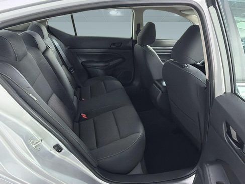 Used 2025 Nissan Altima 2.5 SV FWD image 29