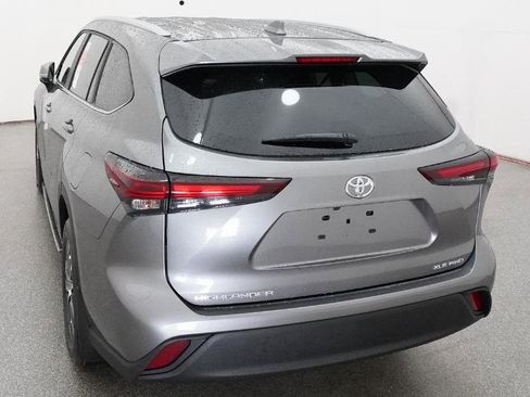 New 2026 Toyota Highlander XLE image 43