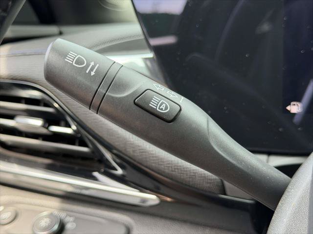 Used 2024 Buick Envista Sport Touring w/ Convenience I Package FWD image 25