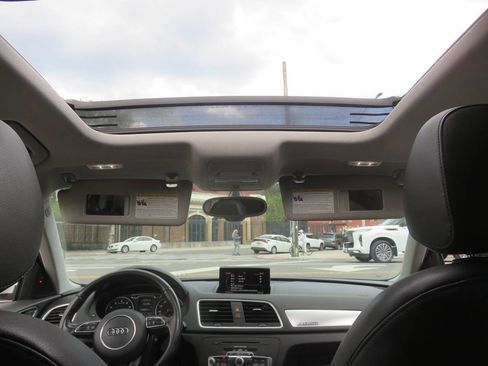 Used 2015 Audi Q3 2.0T Prestige w/ Prestige Package AWD/4WD image 13