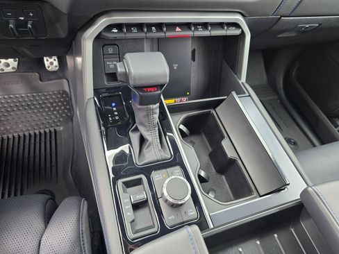 Used 2025 Toyota Tundra Platinum AWD/4WD image 21