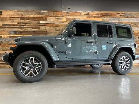 New 2026 Jeep Wrangler Unlimited Sahara AWD/4WD image 54