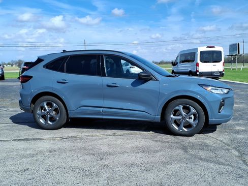 Used 2023 Ford Escape ST-Line w/ Cold Weather Package image 2