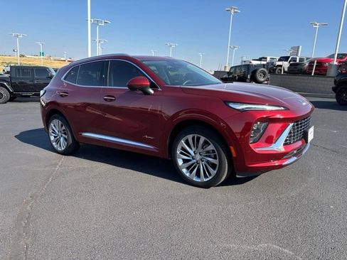 Used 2024 Buick Envision Avenir AWD/4WD image 3