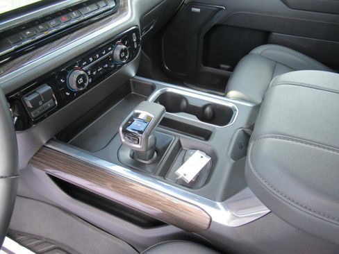 Used 2025 Chevrolet Silverado 1500 LT Trail Boss w/ Convenience Package II image 18