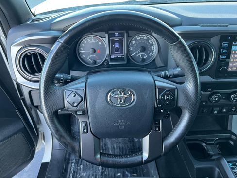 Used 2019 Toyota Tacoma TRD Sport w/ Technology Package image 32