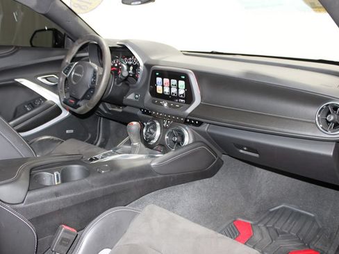 Used 2018 Chevrolet Camaro SS RWD image 23