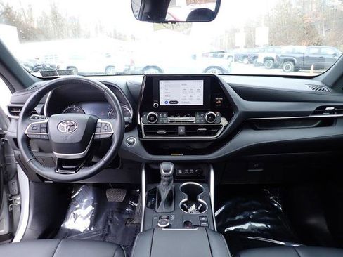 Certified 2023 Toyota Highlander XSE image 20