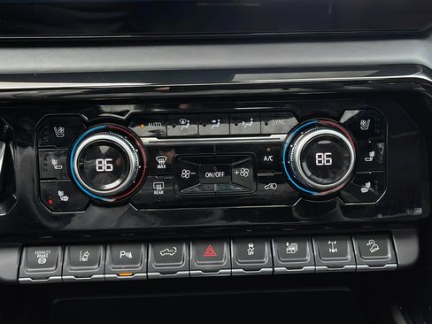 Used 2025 GMC Sierra 2500 AT4X w/ AT4X AEV Edition image 17