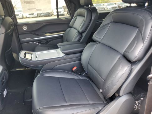New 2026 Lincoln Navigator L Reserve AWD/4WD image 30