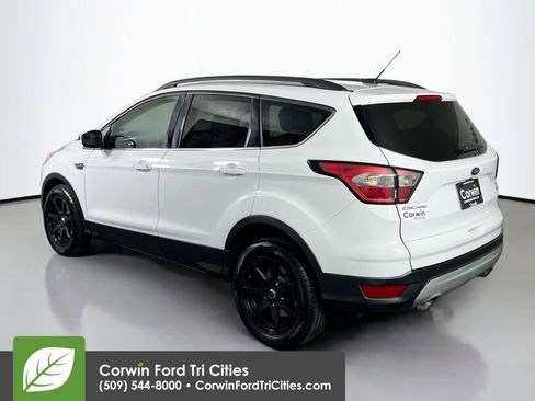 Used 2018 Ford Escape SE image 11