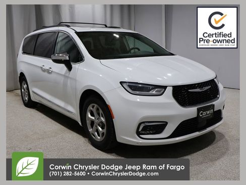 Certified 2023 Chrysler Pacifica Limited image 1