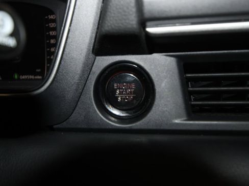 Used 2024 Honda Pilot Elite image 13