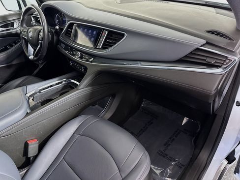 Used 2023 Buick Enclave Essence image 30