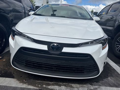 Used 2025 Toyota Corolla LE image 6
