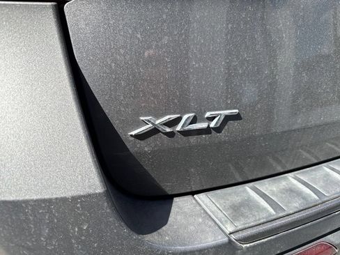 Used 2022 Ford Explorer XLT w/ Equipment Group 202A AWD/4WD image 5