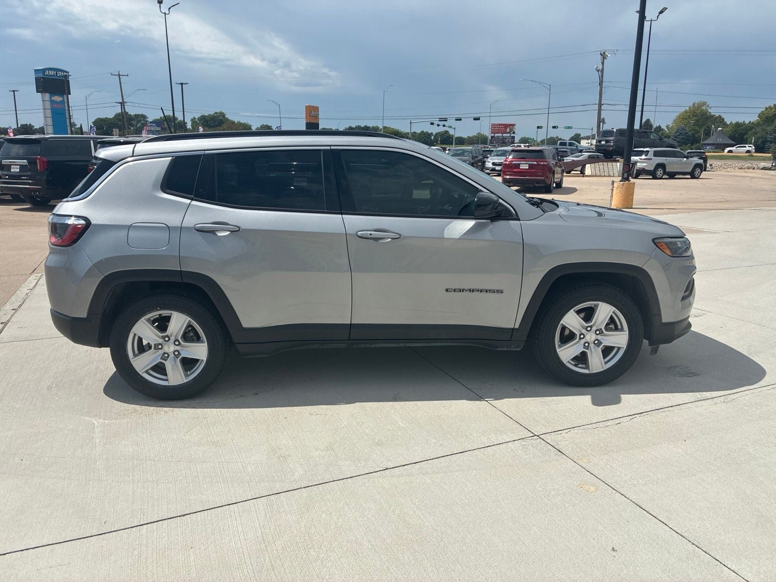 Used 2022 Jeep Compass Latitude w/ Convenience Group FWD image 6
