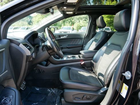 Used 2022 Ford Edge ST-Line w/ Class II Trailer Tow Package AWD/4WD image 13