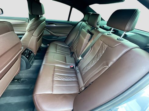 Used 2022 BMW M550i xDrive image 26