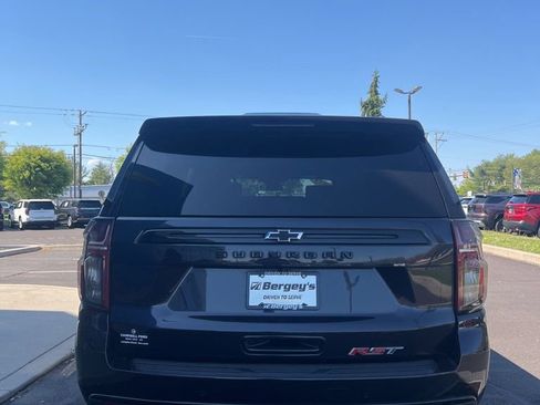 Used 2023 Chevrolet Suburban RST w/ Luxury Package AWD/4WD image 2