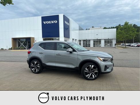 Used 2024 Volvo XC40 B5 Ultimate w/ Protection Package Premier AWD/4WD image 1
