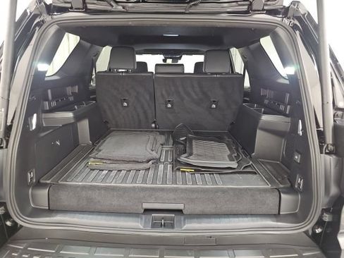Used 2025 Toyota 4Runner Limited AWD/4WD image 32