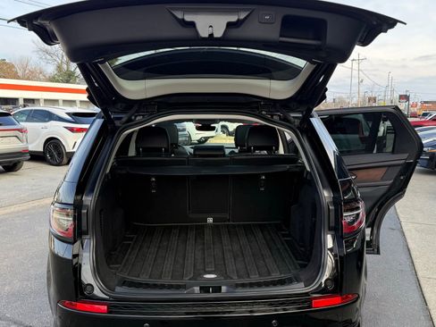 Used 2023 Land Rover Discovery Sport SE R-Dynamic image 16