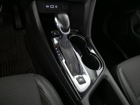 Used 2021 Buick Encore GX Preferred w/ Cold Weather Comfort Package AWD/4WD image 24