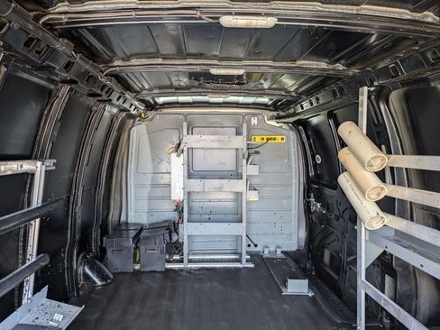 Used 2018 Chevrolet Express 2500 w/ Driver Convenience Package image 14