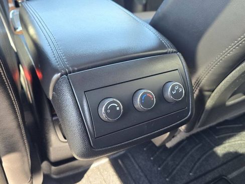 Used 2012 Buick Enclave Leather AWD/4WD image 17