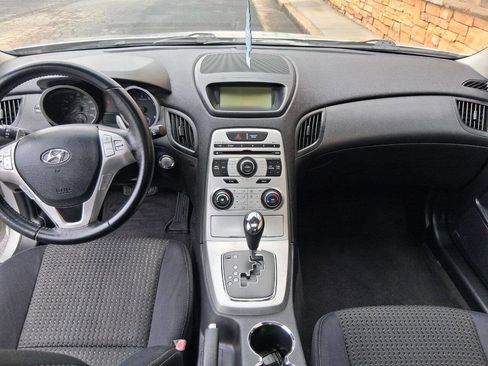 Used 2010 Hyundai Genesis 2.0T RWD image 12