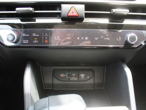 New 2026 Kia Sportage EX image 38