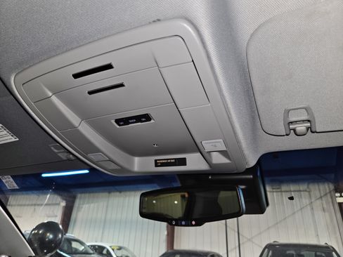 Used 2019 Chevrolet Tahoe 4WD w/ Enhanced Driver Alert Package image 36