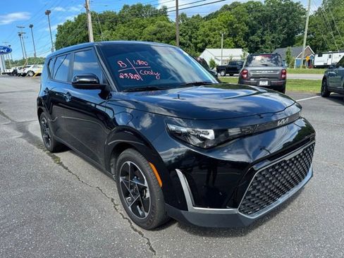 Used 2024 Kia Soul EX FWD image 3