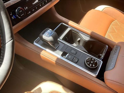 New 2026 Nissan Pathfinder Platinum AWD/4WD image 7