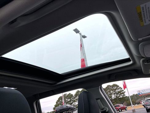 Used 2023 Subaru Forester Premium image 23