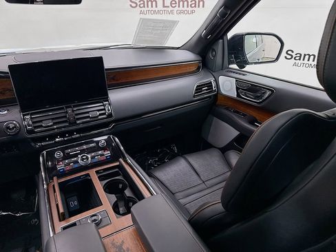 Used 2024 Lincoln Navigator L Black Label image 25