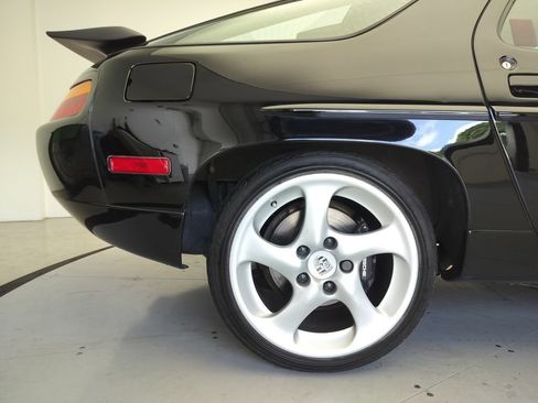Used 1988 Porsche 928 S4 RWD image 28