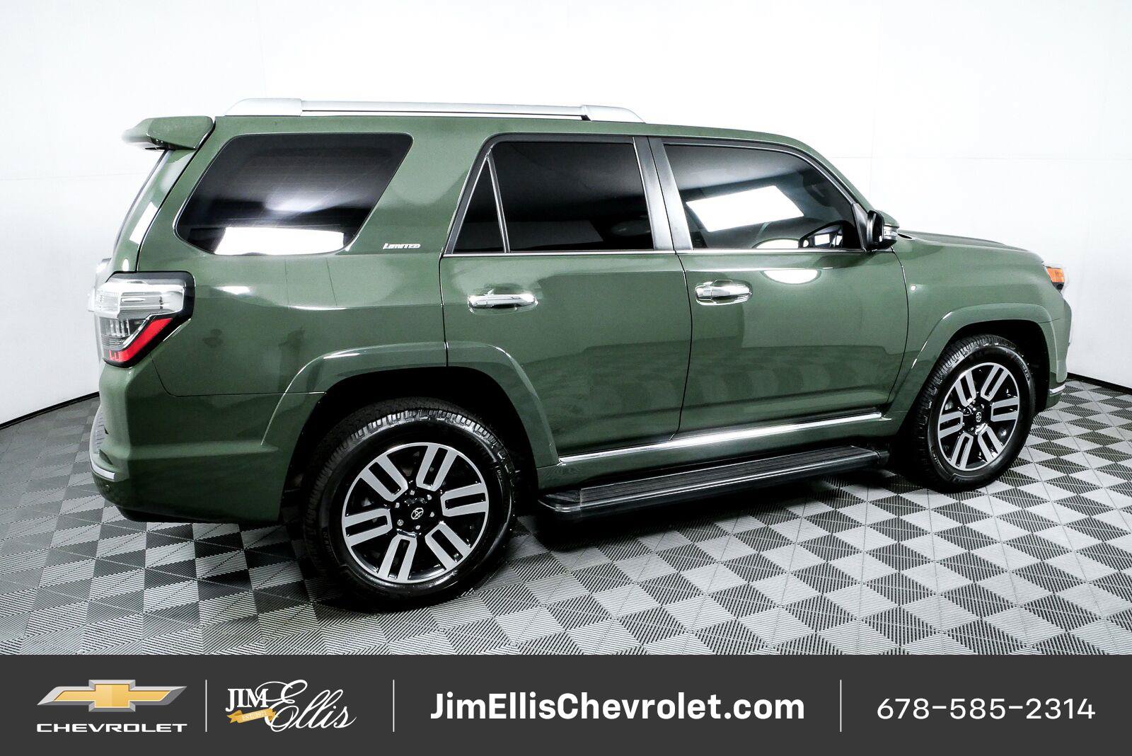 Used 2022 Toyota 4Runner Limited AWD/4WD image 2