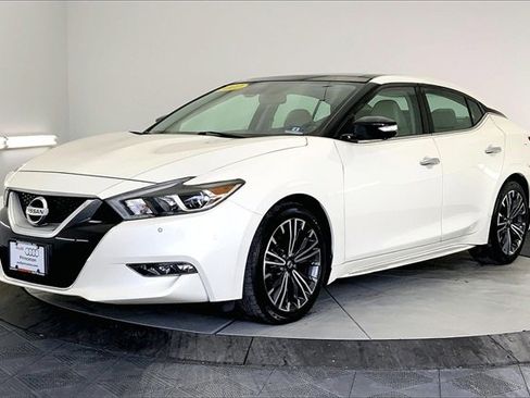 Used 2017 Nissan Maxima Platinum w/ Medallion Package image 2