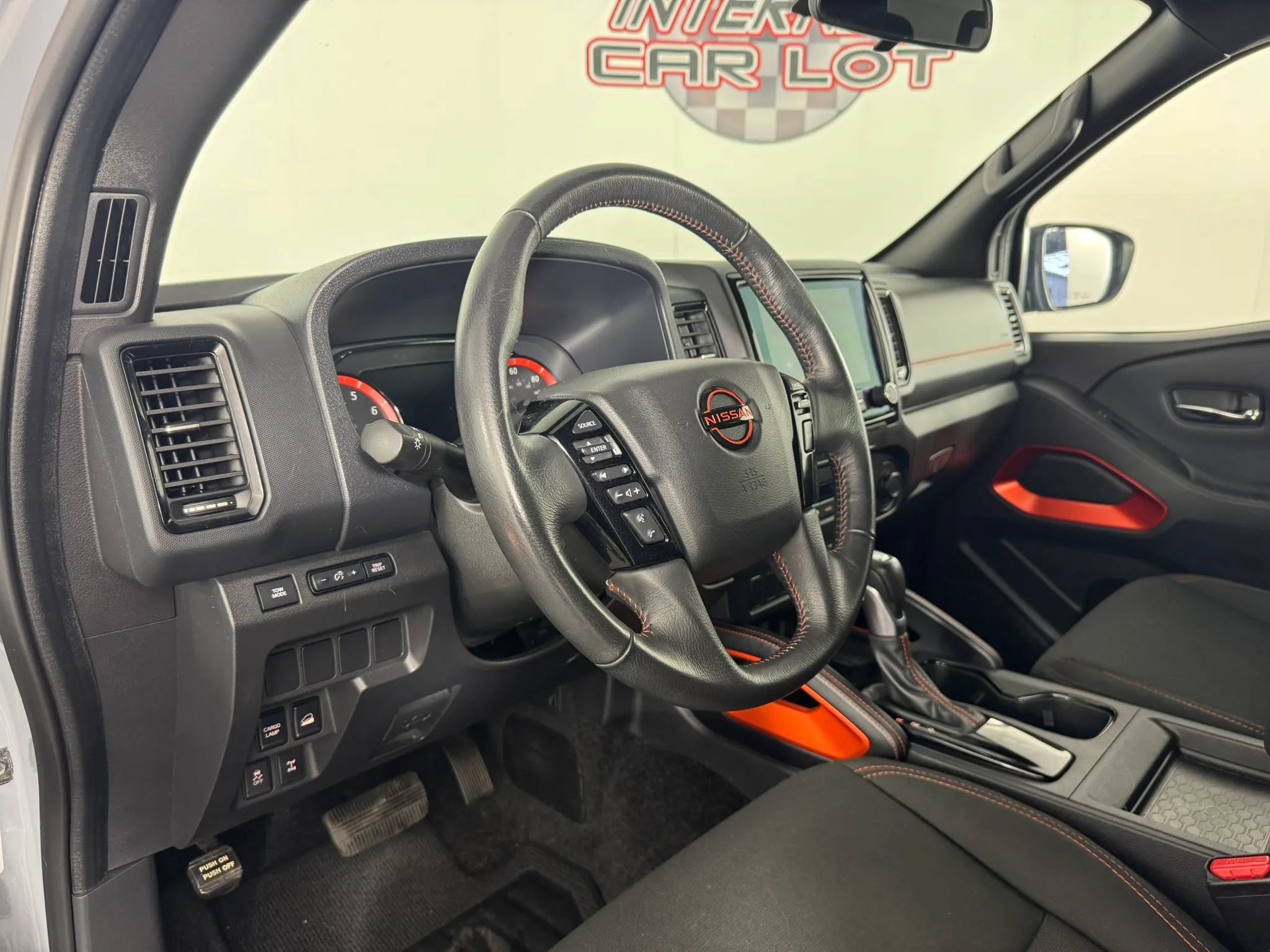 Used 2023 Nissan Frontier PRO-4X w/ Tow Package AWD/4WD image 10