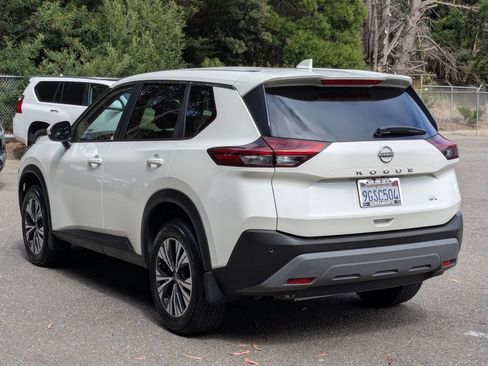 Used 2023 Nissan Rogue SV FWD image 7