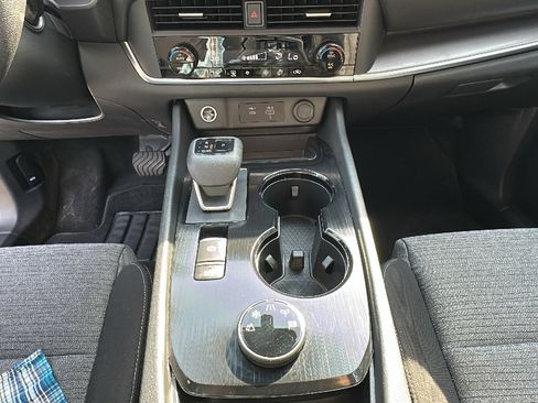 Certified 2023 Nissan Rogue SV AWD/4WD image 19