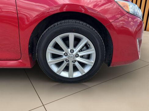 Used 2014 Toyota Camry SE FWD image 19